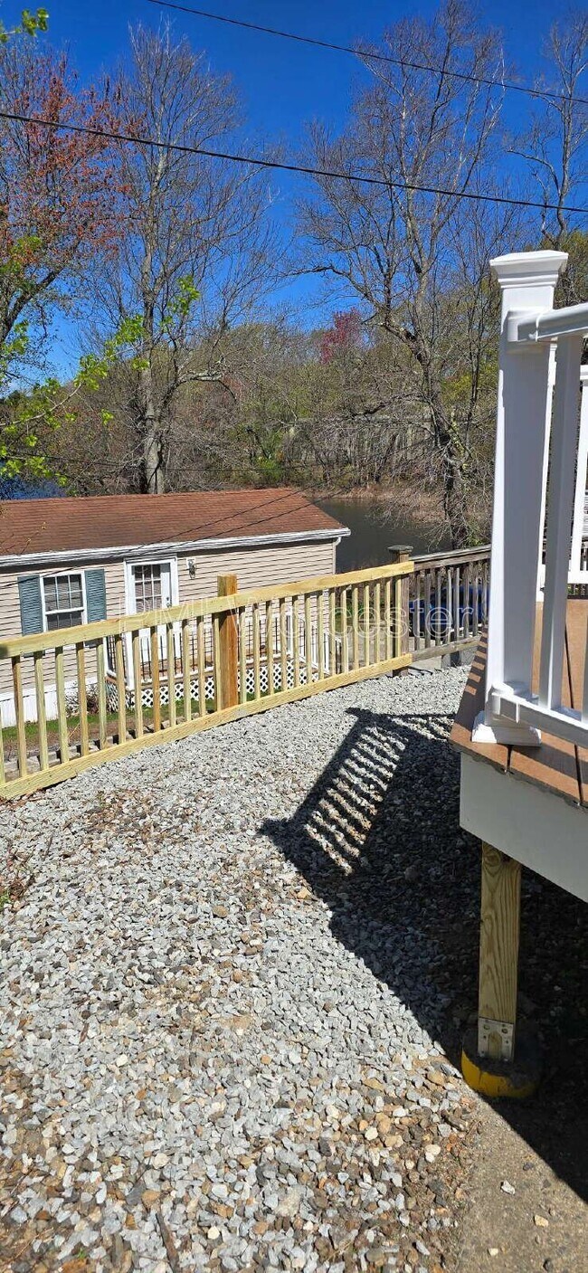 Foto del edificio - 151 Hartford Tpke