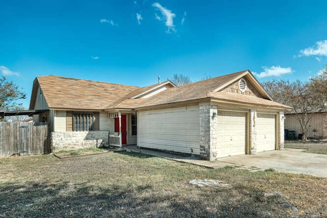 Foto principal - 1914 Gracy Farms Lane