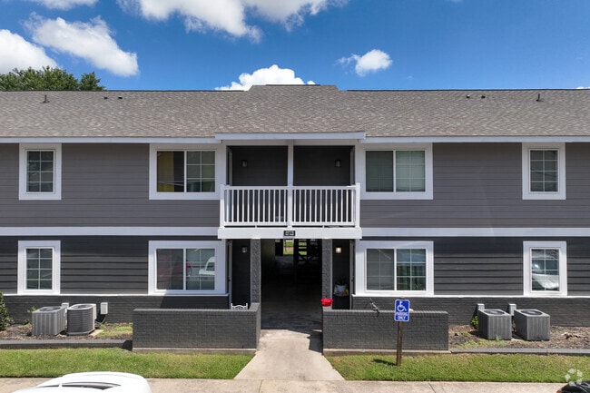 Building Photo - Summer Key Apartments
