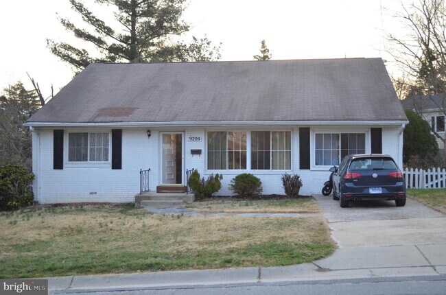 Building Photo - 9209 Chanute Dr