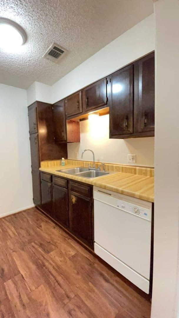 Building Photo - 8412 Glen Meadow Ln