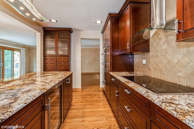 Building Photo - 255 Boardwalk Pl