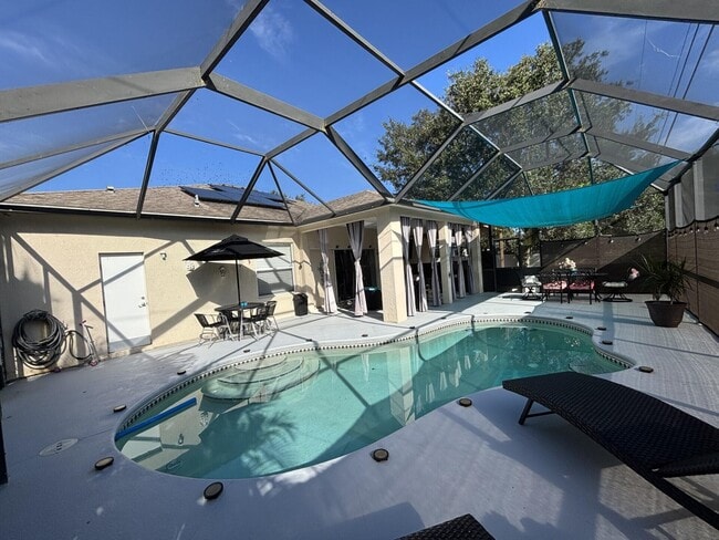Building Photo - 7746 99th Ct