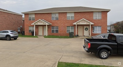 Building Photo - 3305 Barcelona Dr
