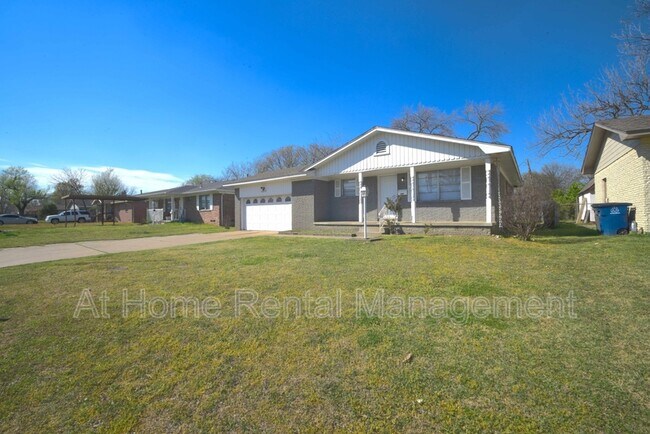 Foto del edificio - 10219 E 7th St