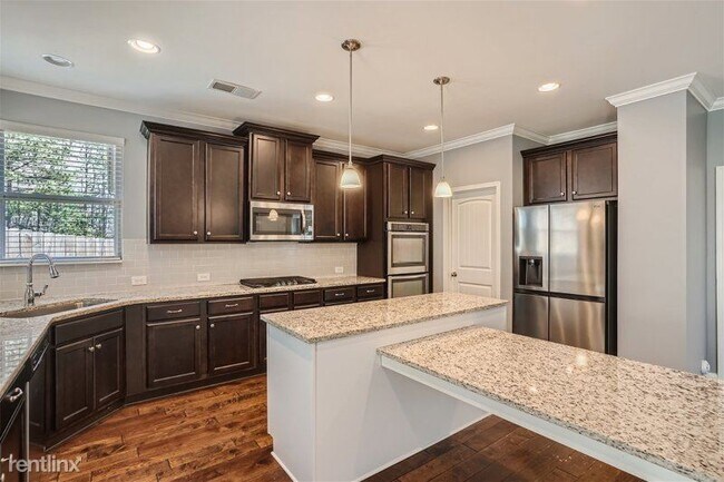 Building Photo - 5 br, 4 bath House - 1348 Side Step Trace ...