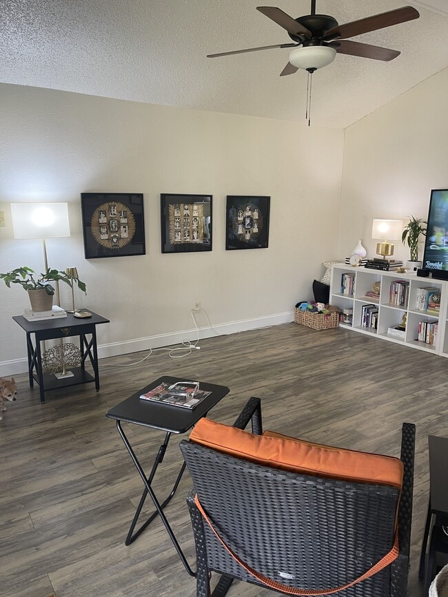 Photo - 2516 Oak Hill Dr House