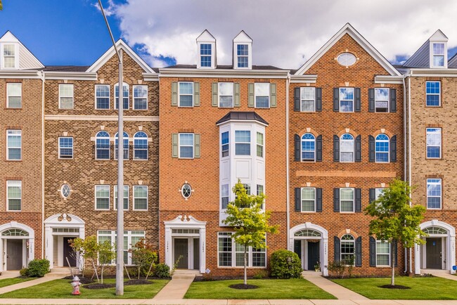 Building Photo - 13643 Air and Space Museum Pky