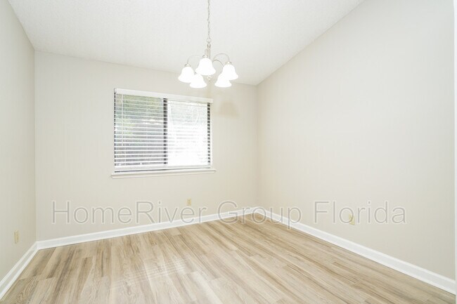 Building Photo - 7404 Amandas Crossing Dr N