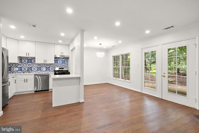 Foto del edificio - 7256 Glen Hollow Ct