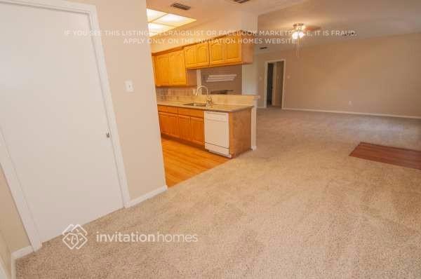 Building Photo - 15823 Blackhawk Blvd
