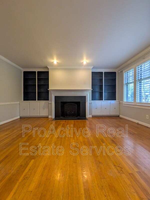 Foto del edificio - 1014 Colonial Ave