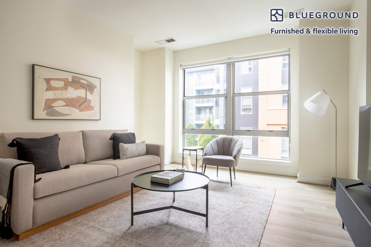 Foto principal - 731 Seaton Ave
