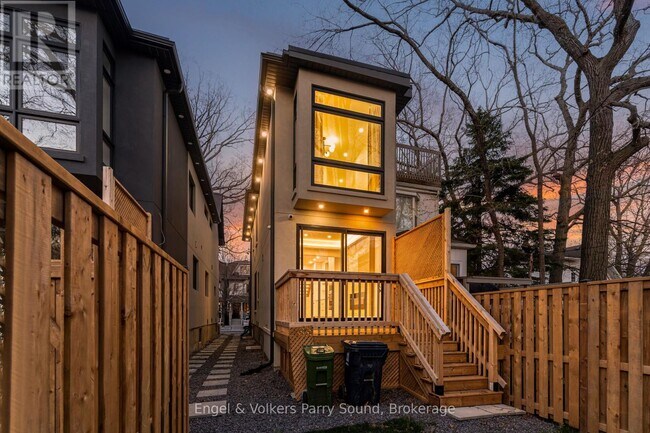 Photo du bâtiment - 230 Willow Ave