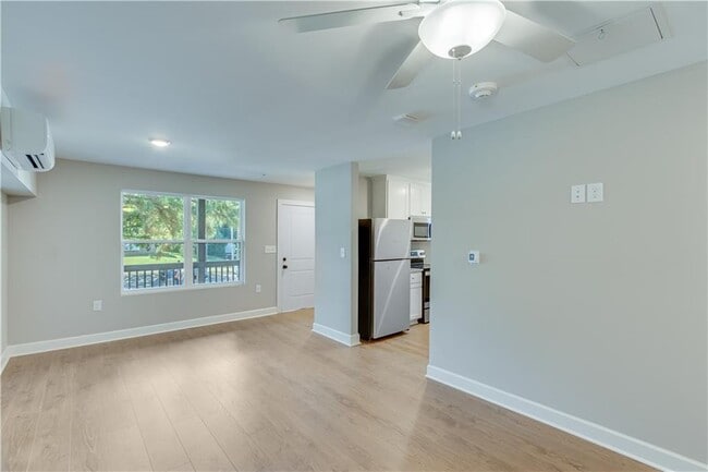 Building Photo - 710 Jesse Jewell Pkwy SE