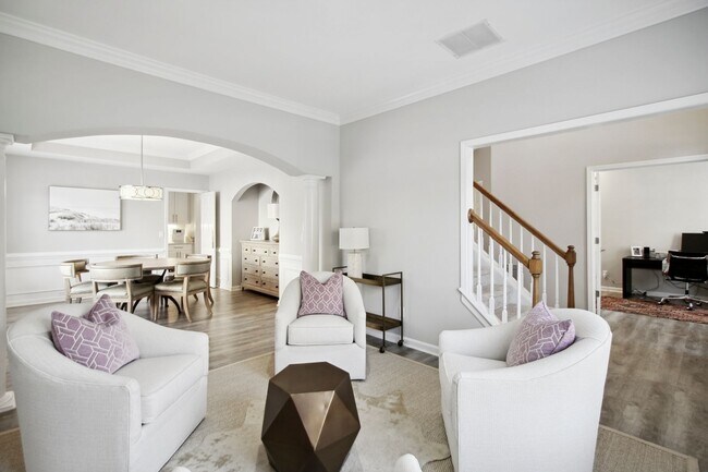 Foto del edificio - Beautiful 4BR-2.5BA home close to downtown...