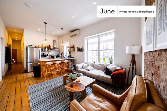 Foto del edificio - Room in Shared 5 bed/2 bath home