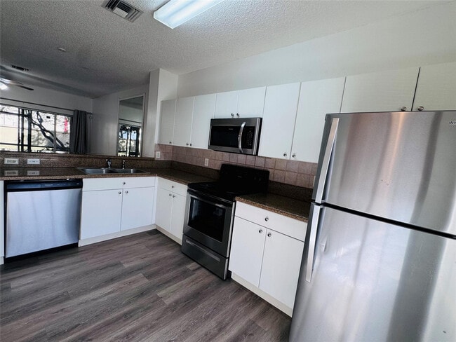 Foto del edificio - 12113 SW 2nd St