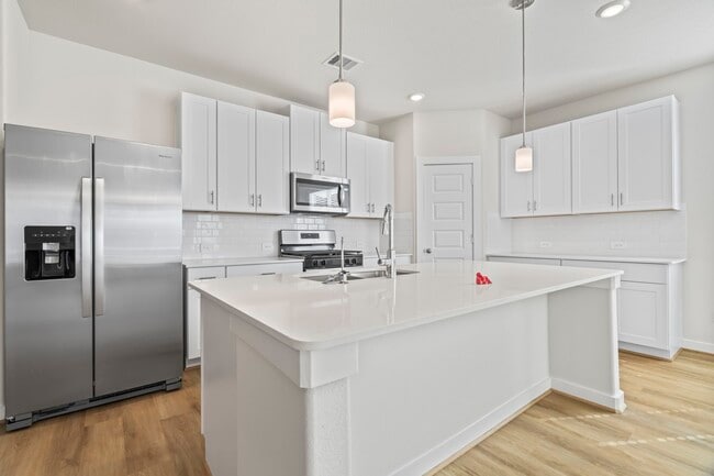 Building Photo - 6606 Lenwood Ln