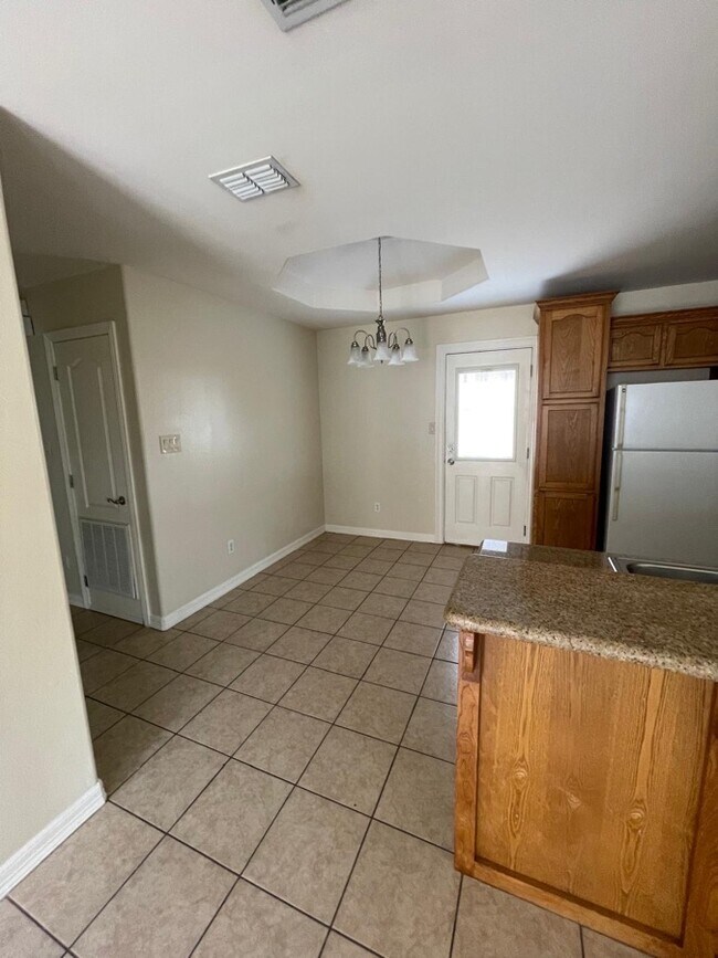 Building Photo - 1205 S Palm Dr