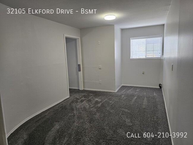 Building Photo - Spacious Basement Suite