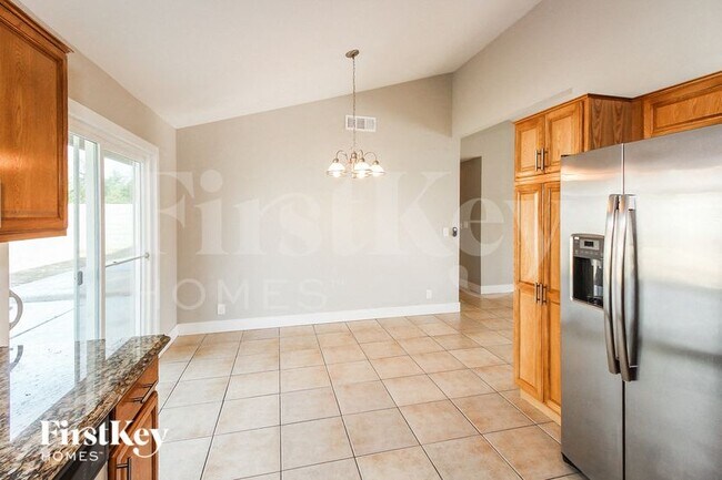 Foto del edificio - 904 Shadow Mountain Pl