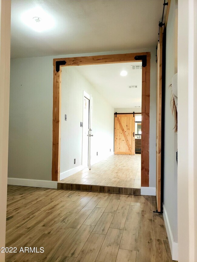Building Photo - 8702 E Mariposa Dr