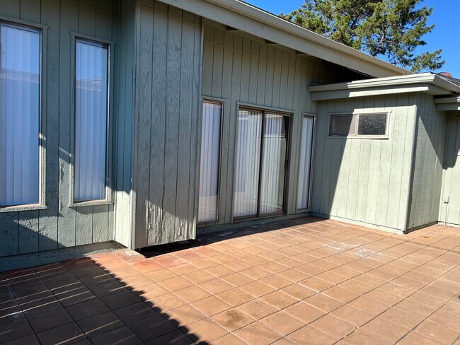 Building Photo - 5034 Mount La Platta Dr