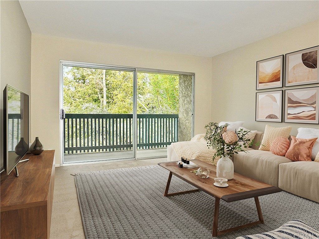 Foto principal - 448 N Bellflower Blvd