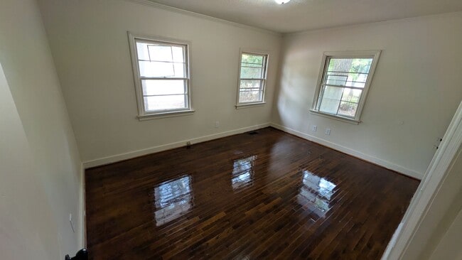 Foto del edificio - 1504 Hyman Ave