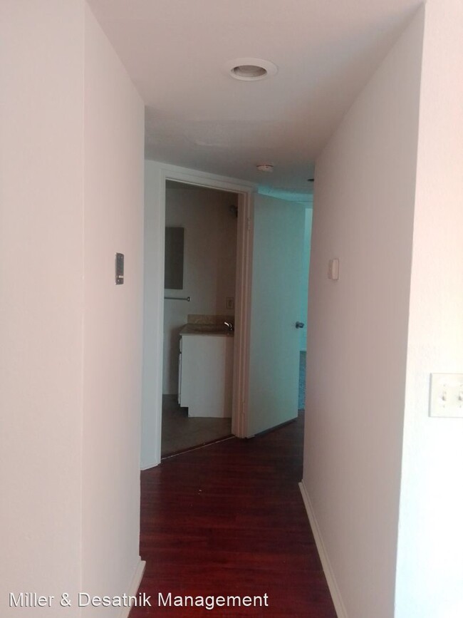 Building Photo - 5554 Carpenter Ave