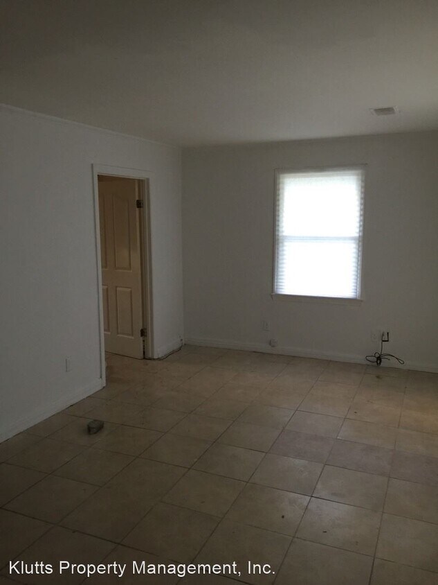 Foto del edificio - 3 br, 1 bath House - 2109 Double Oaks Road