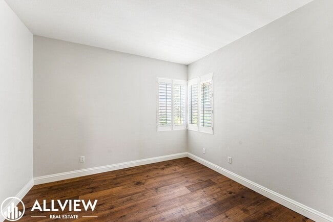 Building Photo - 4 Bed, 3.5 Bath Home Available Now in the ...
