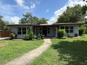 Building Photo - 2555 W Kings Hwy