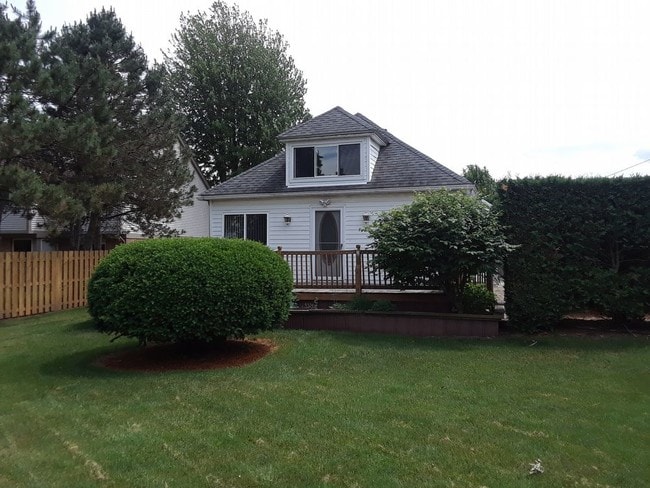 Building Photo - Beautiful Home in Shelby Township