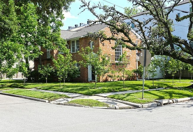 Building Photo - 1702 Wentworth St