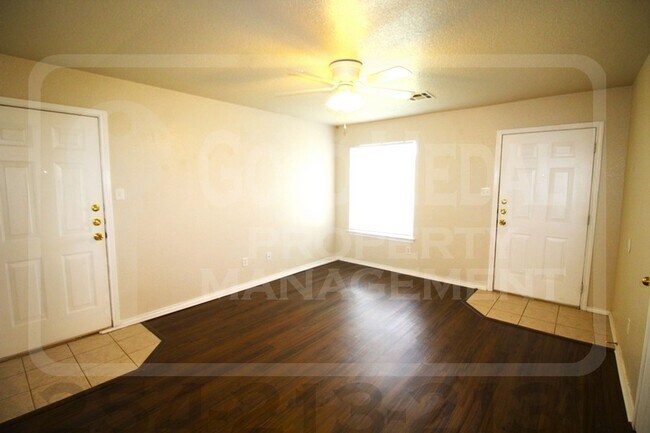 Building Photo - 2701 Alma Dr