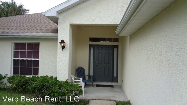 Building Photo - 1590 Polynesian Ln