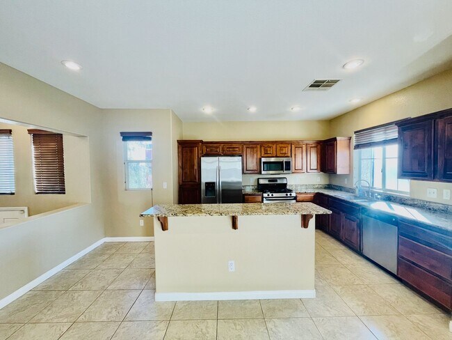Building Photo - Open Design Plan 3 Bd + Office, 3 bth, New Floors, New paint!