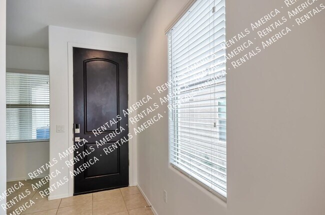Building Photo - Beautiful 3Bed/2Bath w/ 2 Car Garage in Vail