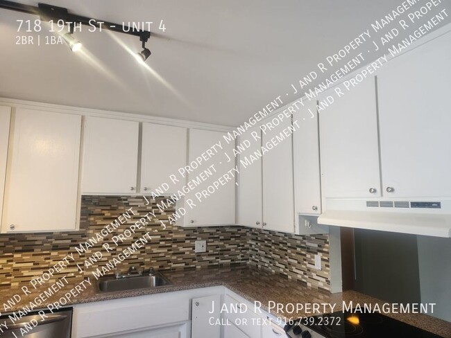 Photo - 718 19th St Apartment