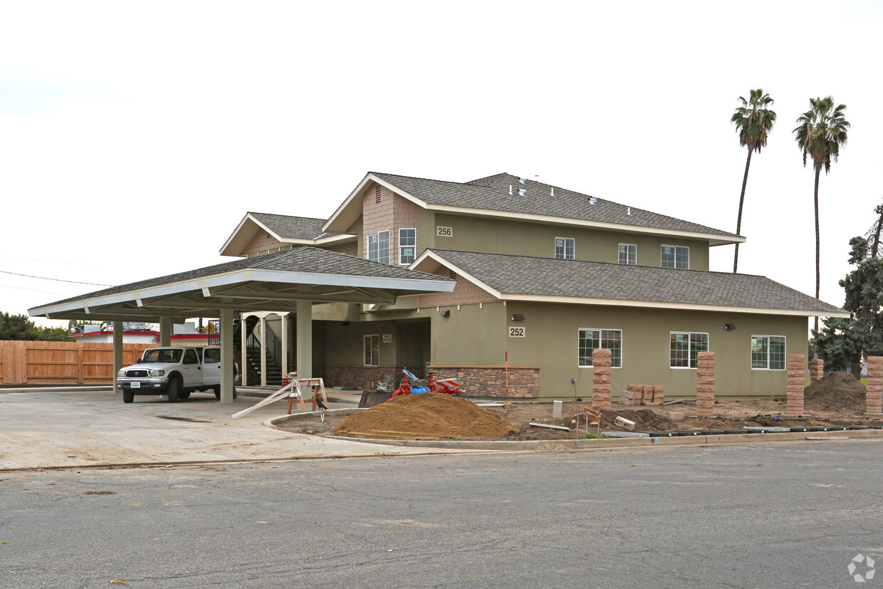 Building Photo - Sacramento Street Apartments