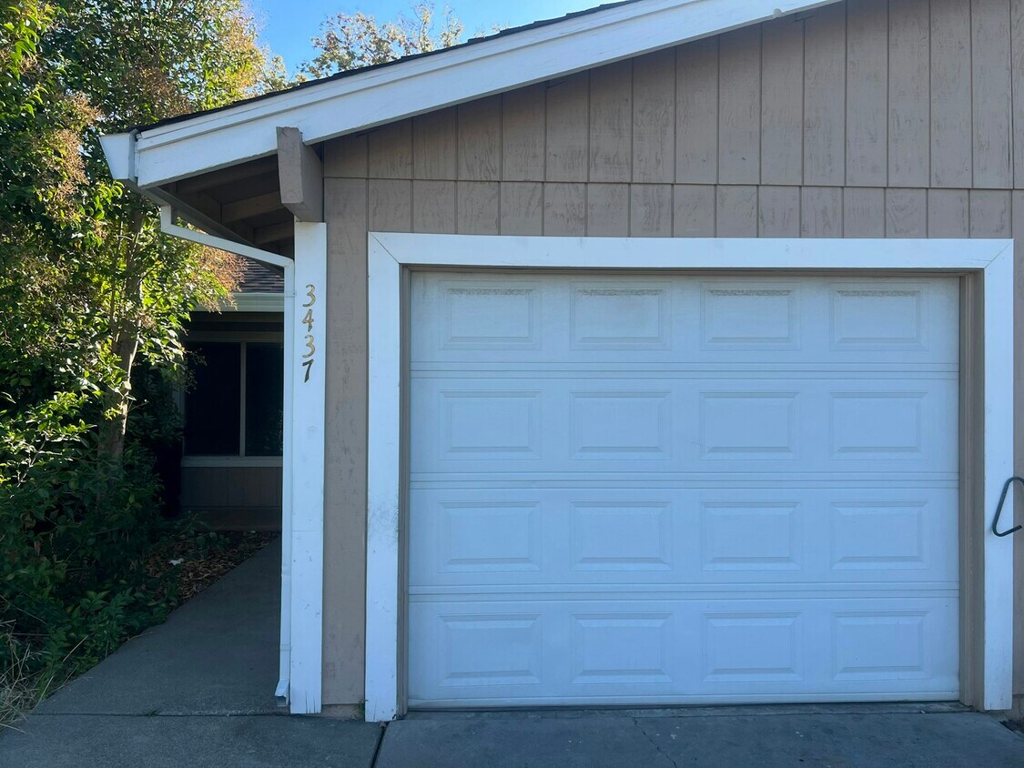 Foto principal - 3437 Viking Dr