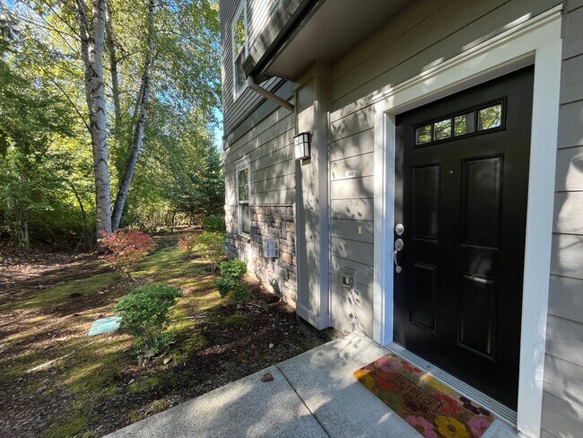 Foto del edificio - Private Ground Floor 1 Bed 1 Bath Hillsboro ~ No Carpet, W/D, and Parking - Convenient to PCC!