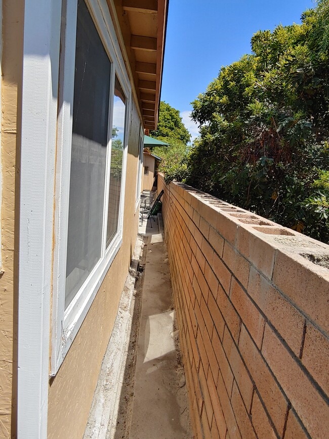 Building Photo - 5345 Northridge Ave