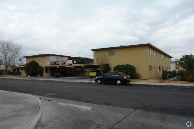 Building Photo - 1909 Santa Paula Dr
