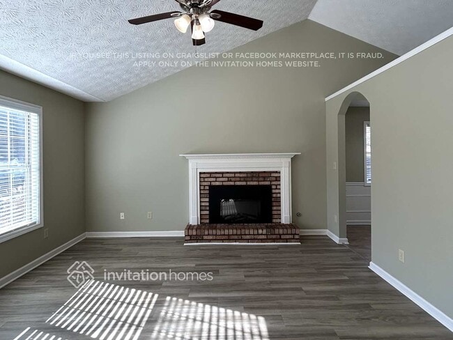 Building Photo - 3920 Garrett Springs Dr