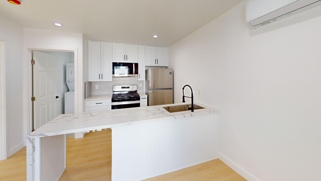 Interior Photo - 3rd St