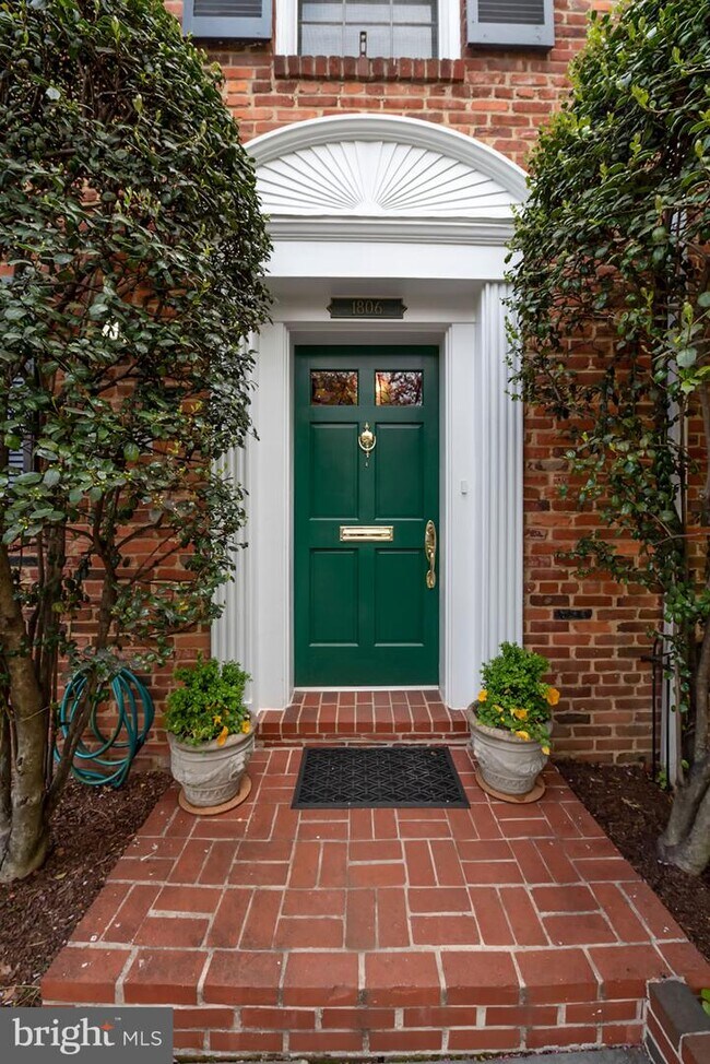 Foto del edificio - 1806 35th St NW