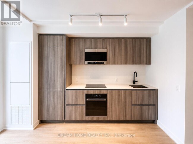 Photo du bâtiment - 127 Broadway Ave
